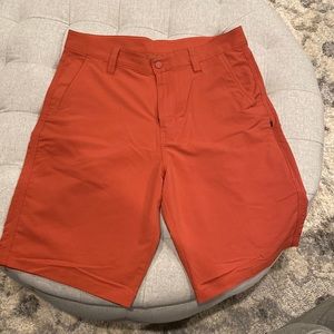 Men’s 32” Alpine shorts.